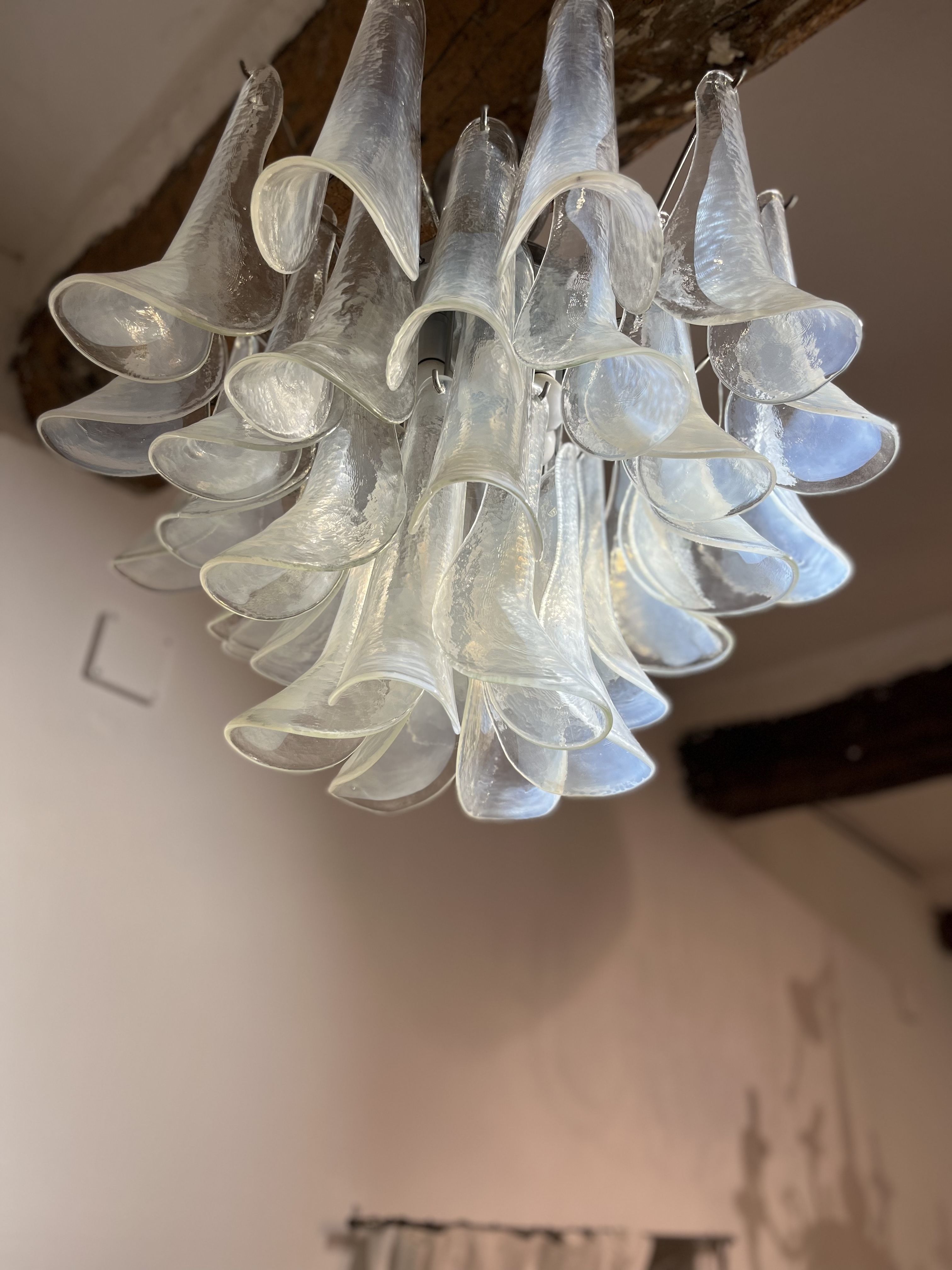 Pair of Murano chandeliers in petal by Paolo Venini