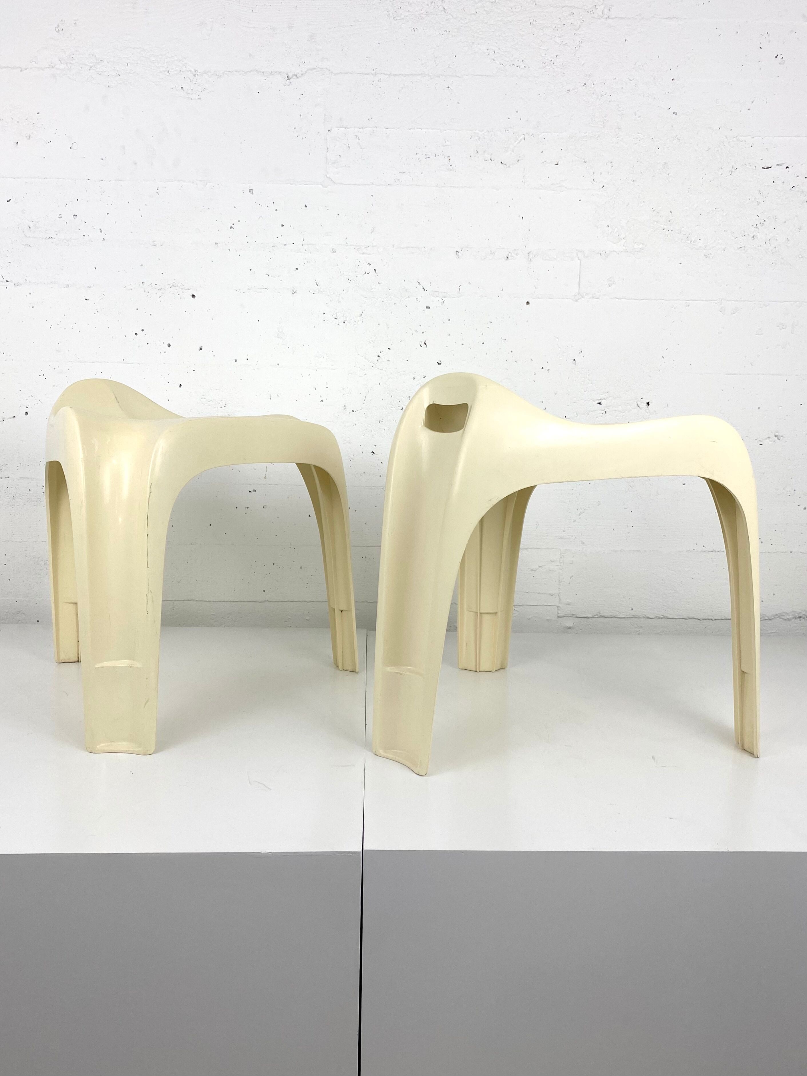 ALEXANDER BEGGE for CASALA - Tripod stool in white plastic.