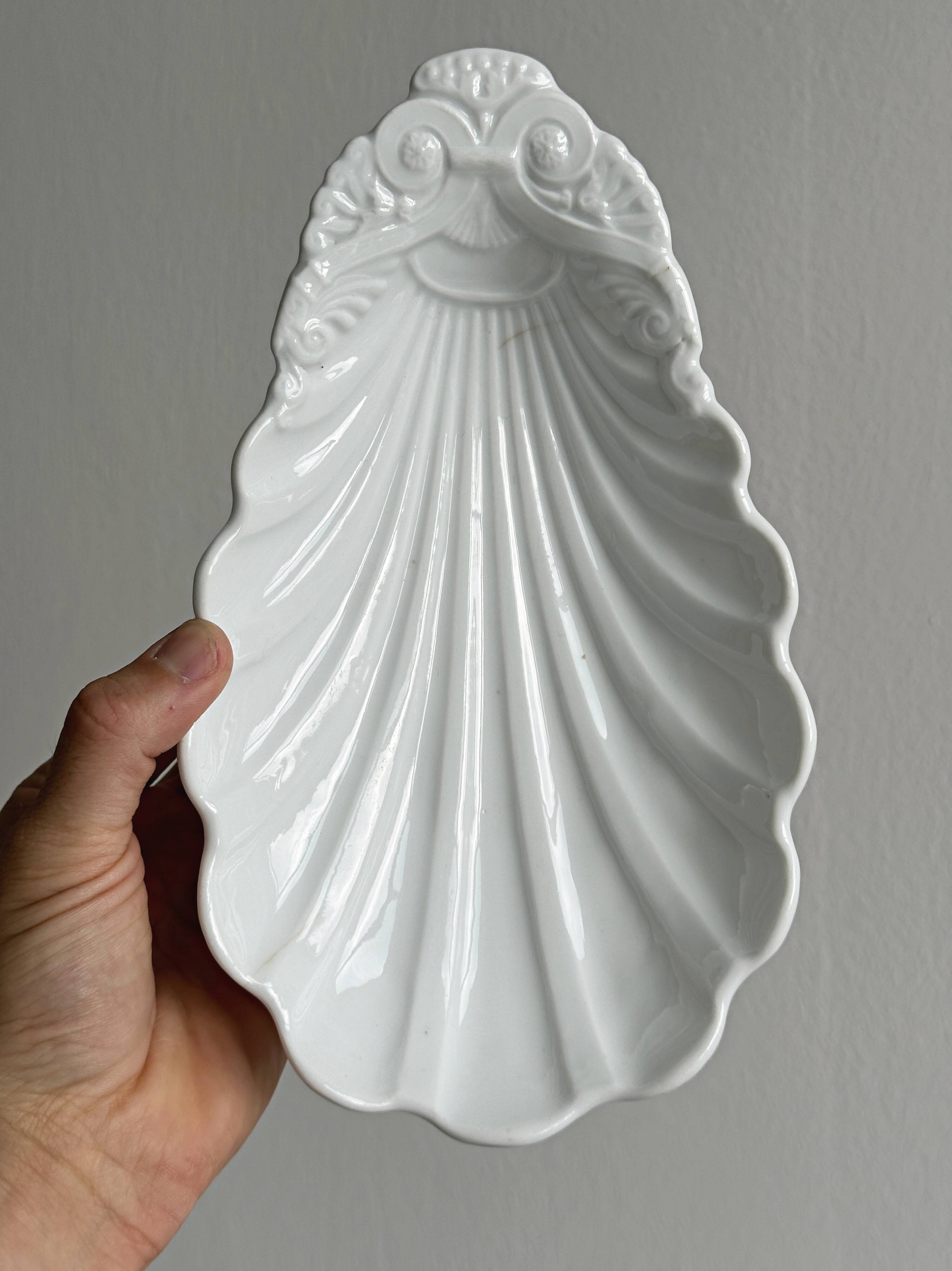 White ceramic shell bowl