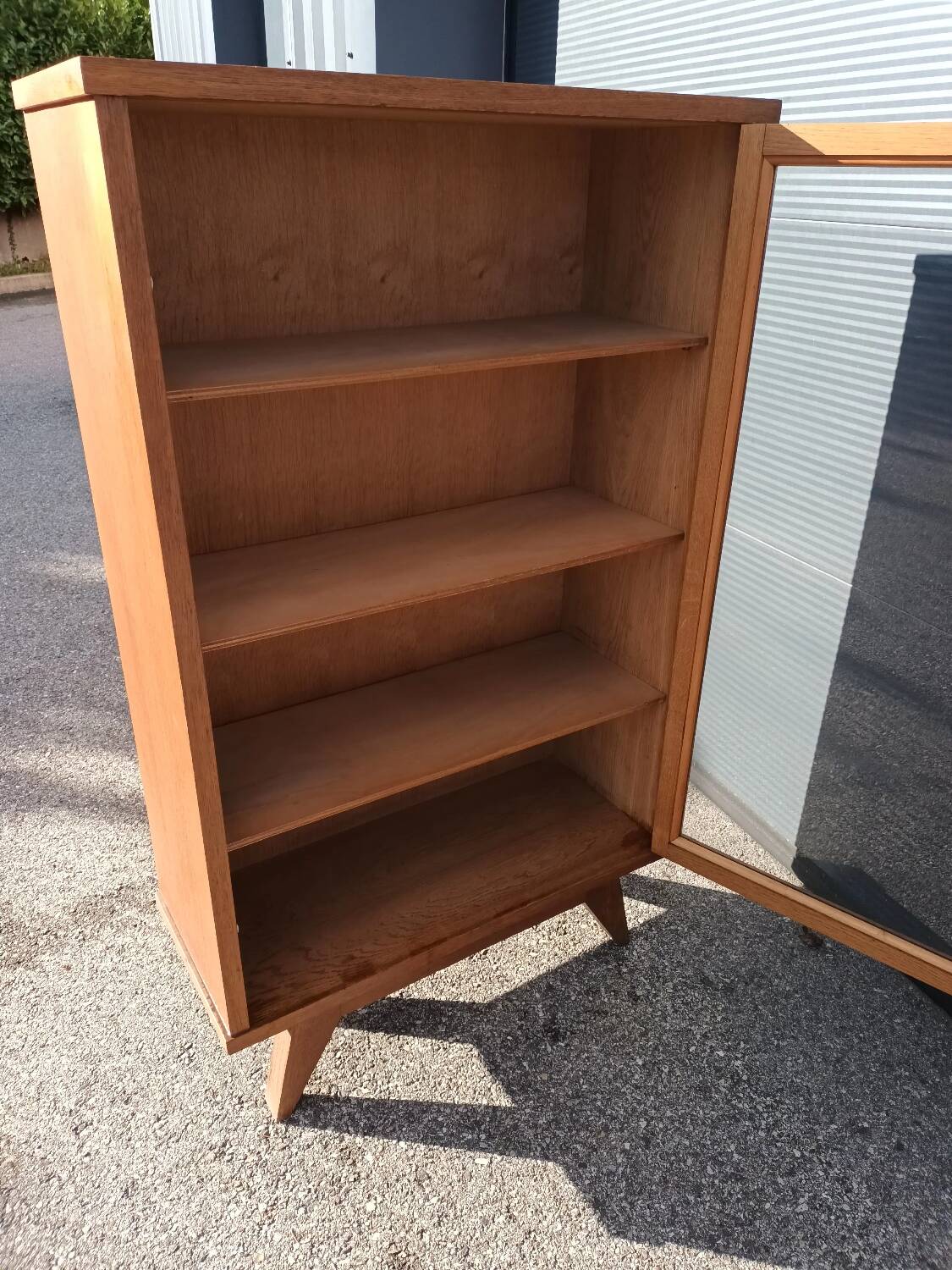 Glass cabinet