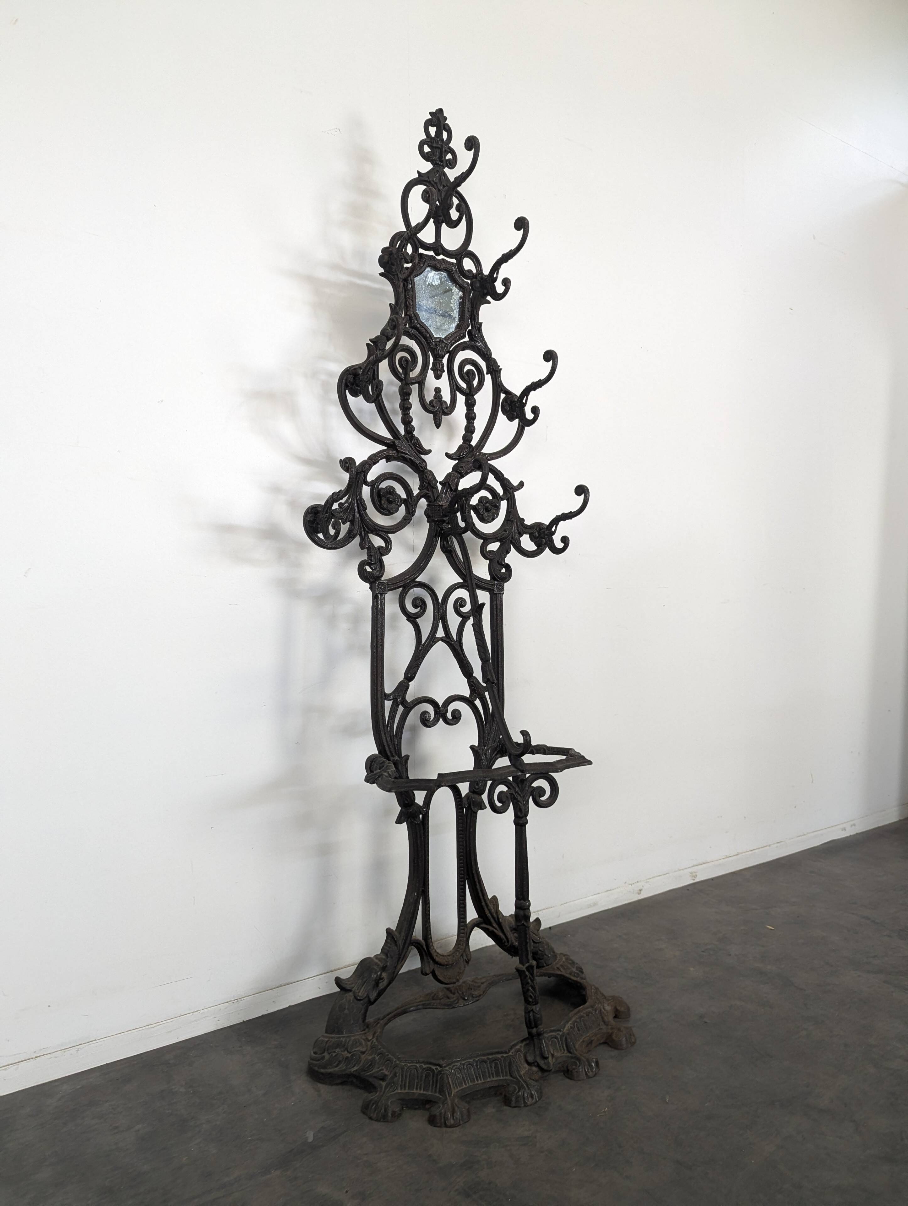 Cast iron coat rack for the cloakroom.