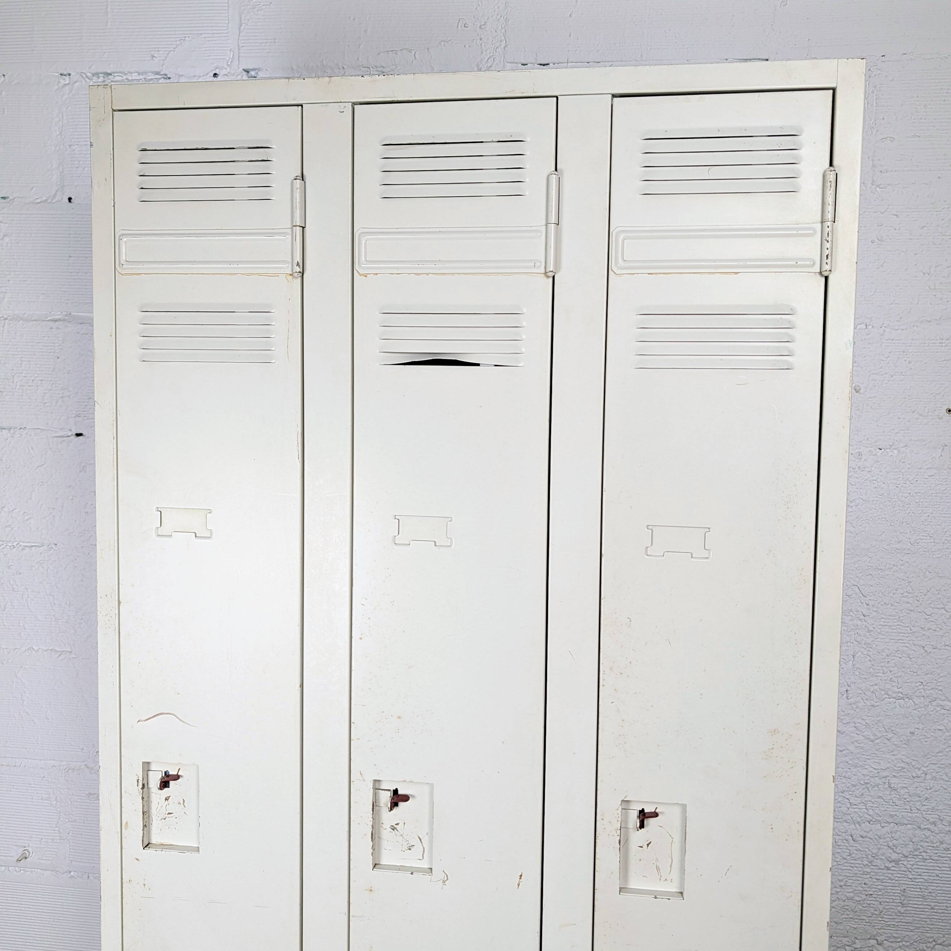 Metal industrial cloakroom