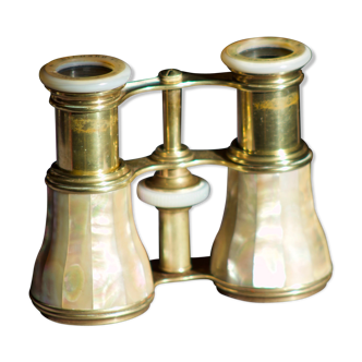 Twins Theatre / Napoleon model opera glasses in Mother-of-pearl and Golden Brass - Authentic