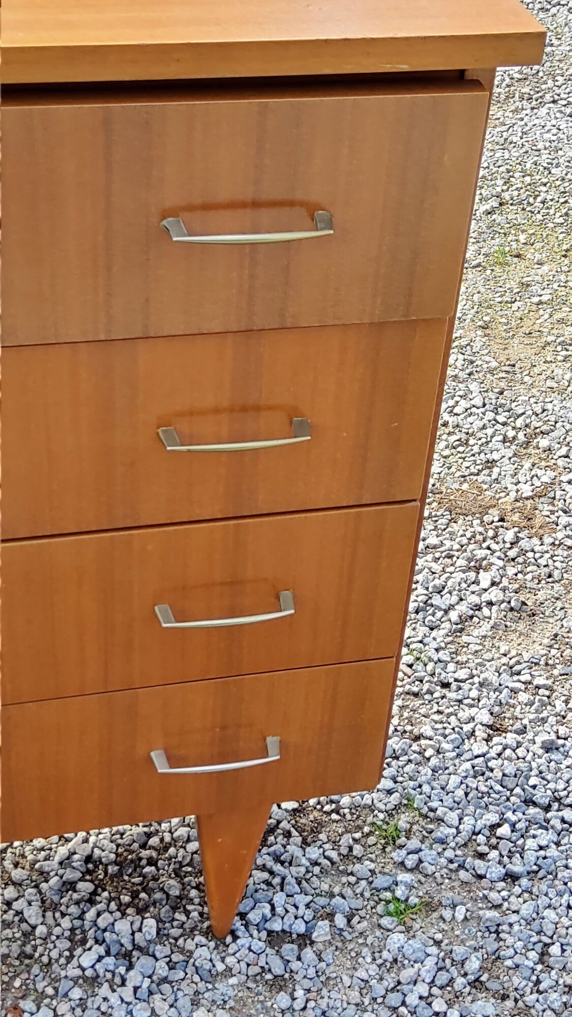Vintage chest of drawers from the 50s/60s in golden mahogany 4 drawers feet bobbin
