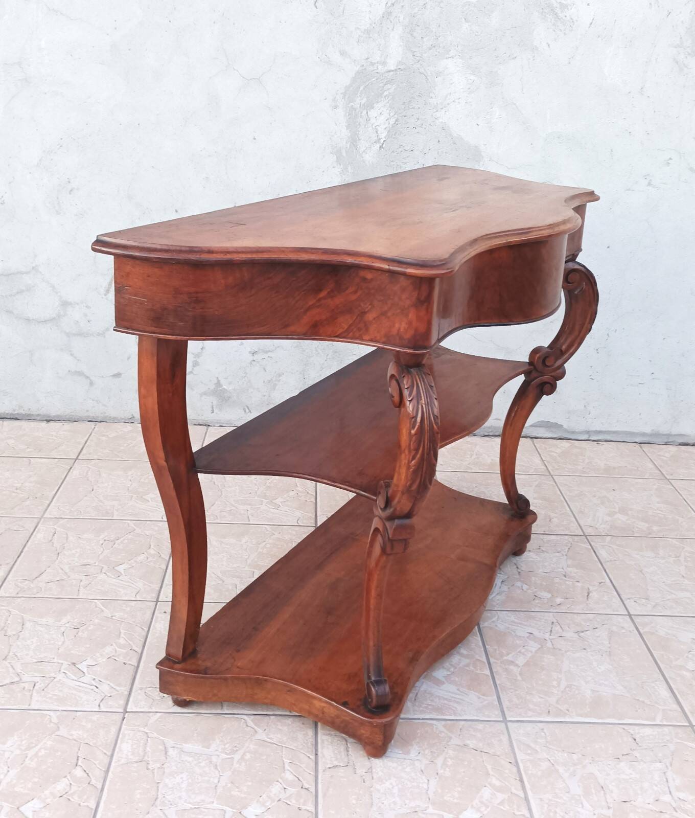 Large console from the Napoleonic III era in walnut and walnut burl.