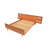 Lit double vintage avec tables de chevet flottantes, fabriqué dans les années 1960