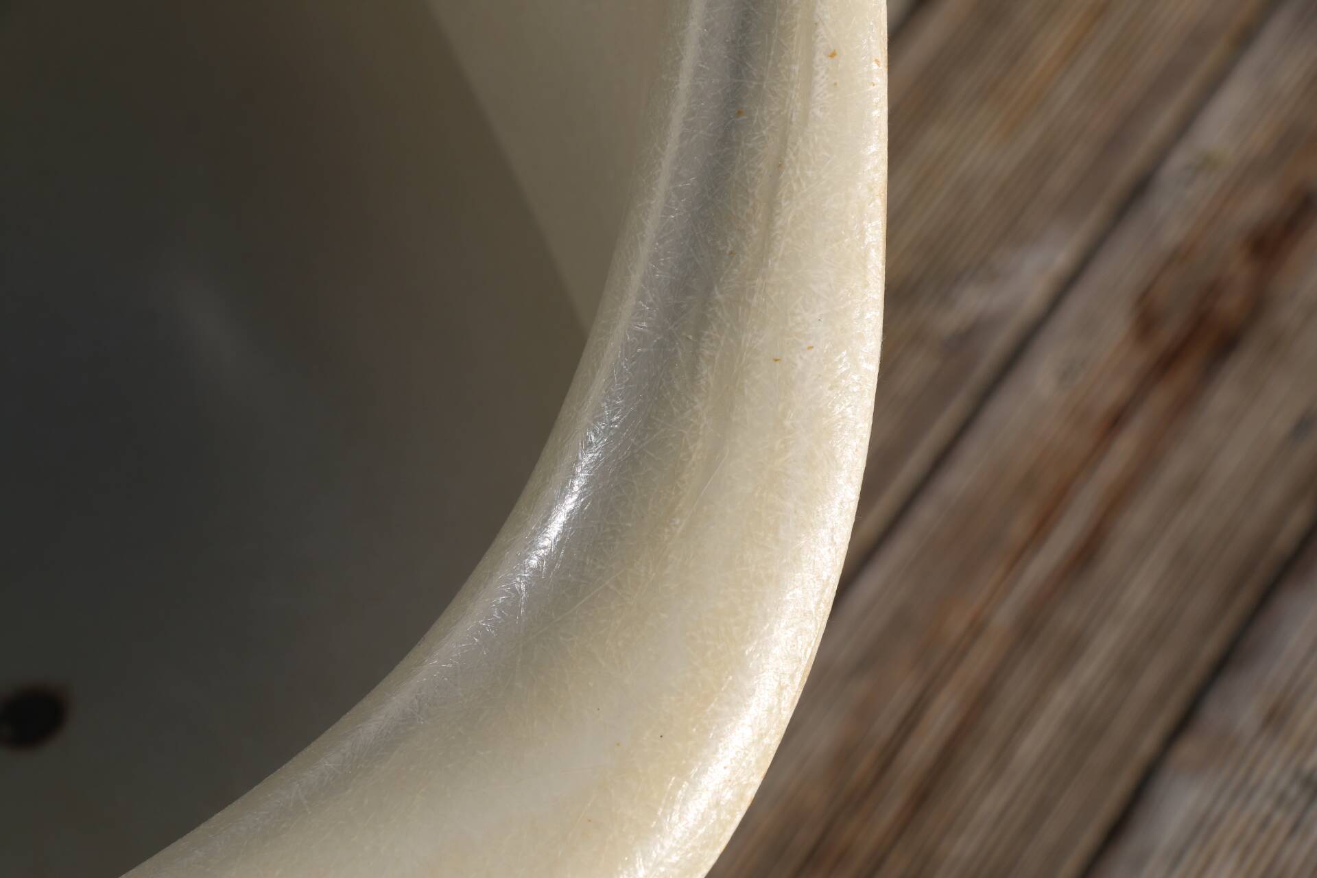 Herman Miller EAMES white shell armchair