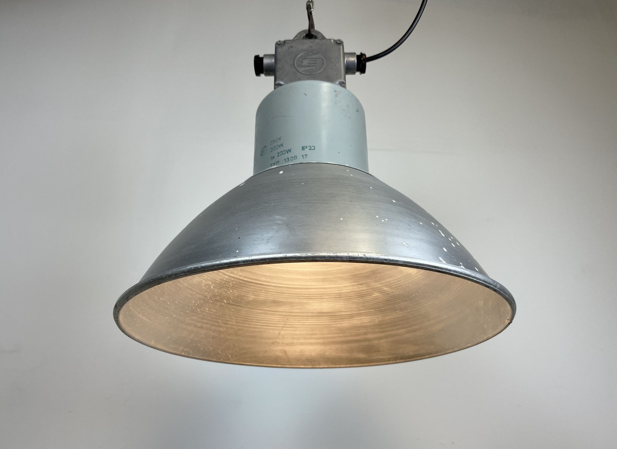Suspension industrielle en aluminium d’Elektrosvit, années 1960