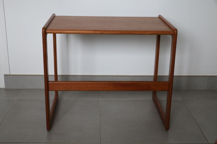 2 pull-out tables 1960