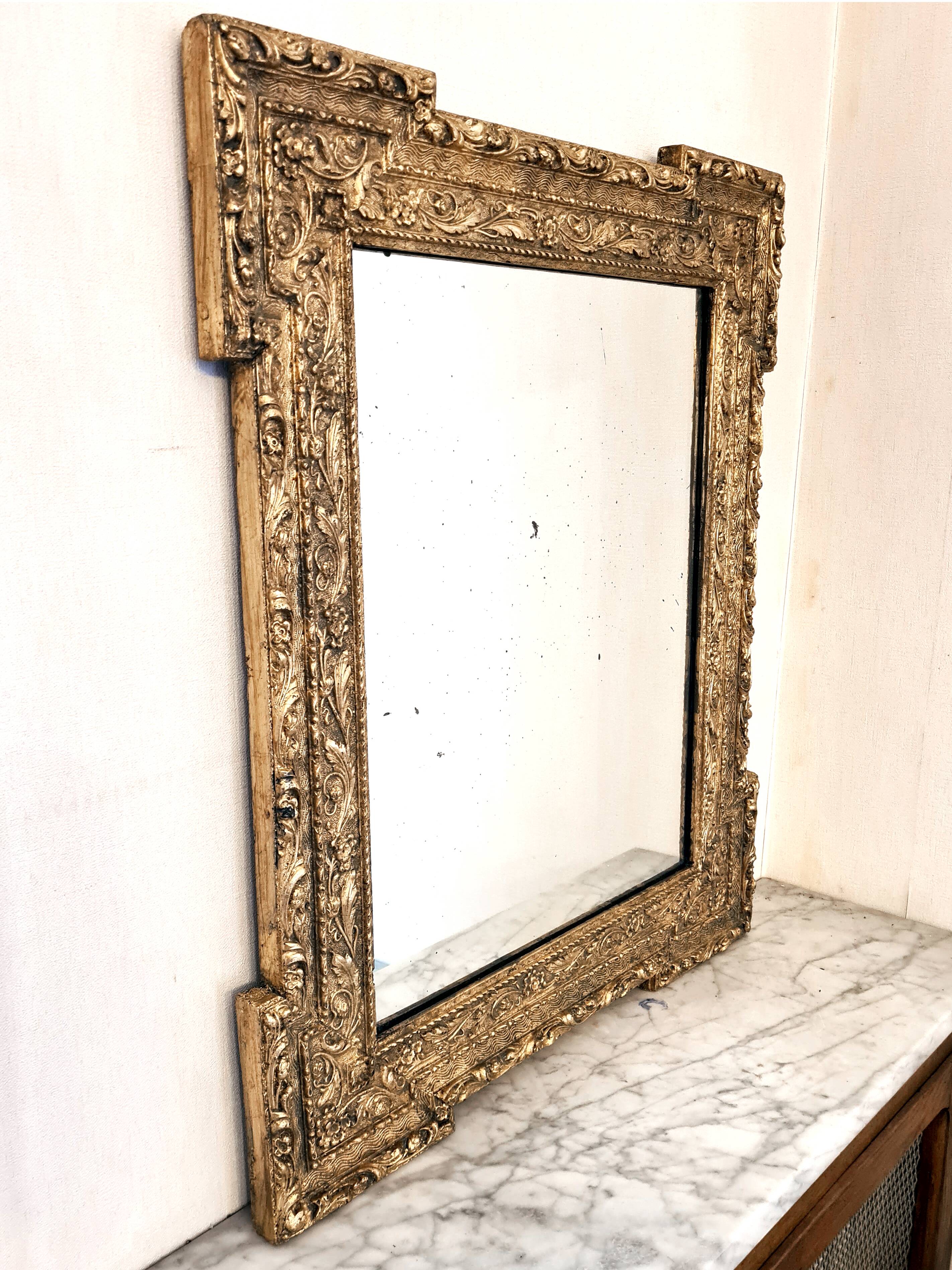 Antique gilded mirror "Ambroise" – timeless elegance and poetry