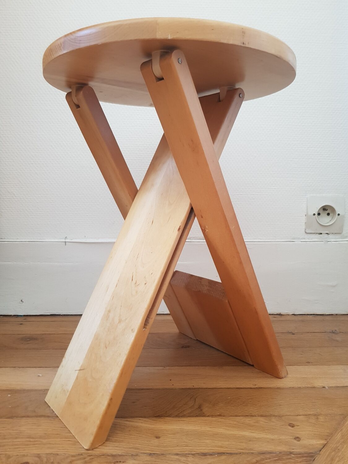 Suzy stool by Adrian Reed