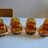 Set of 8 amber glasses & vintage rattan 1970