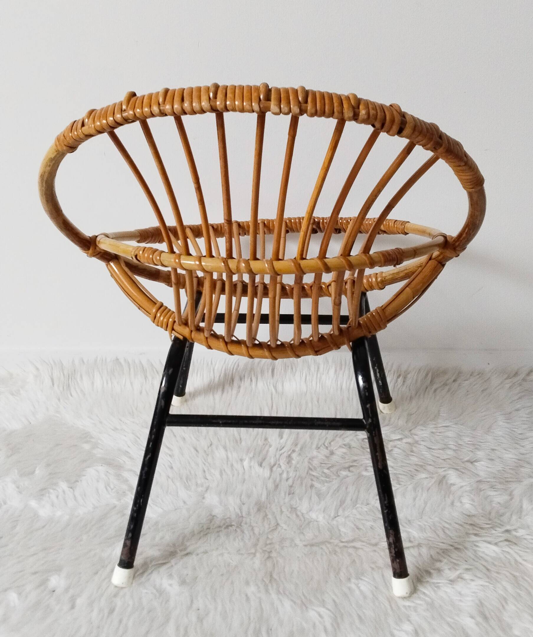 Children's rattan basket armchair, metal legs