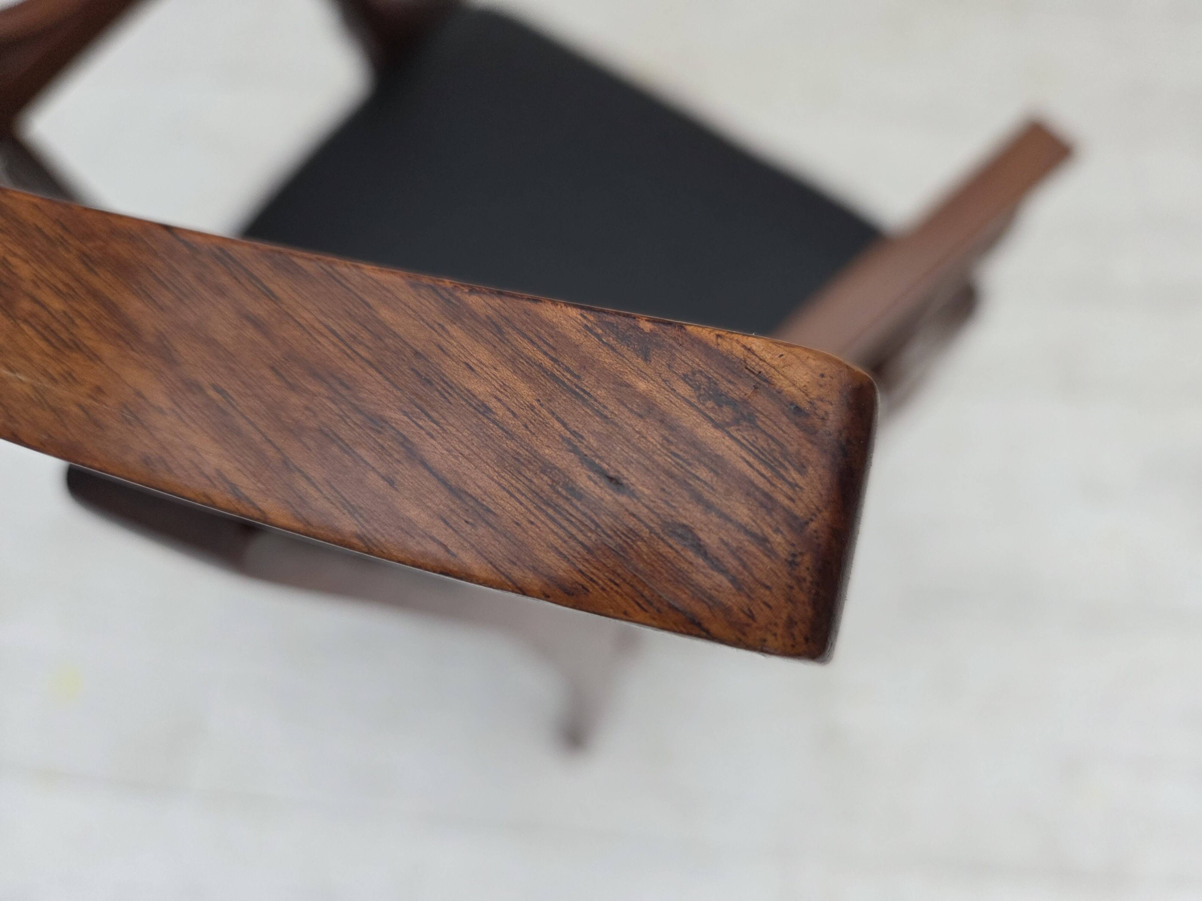 1920-30s, set of 2 armchairs, design after Georges Jacob, carved teak wood.