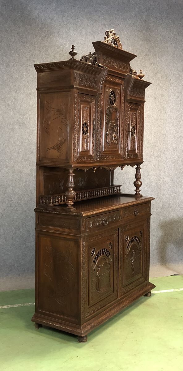 Breton buffet early 20th century in chestnut