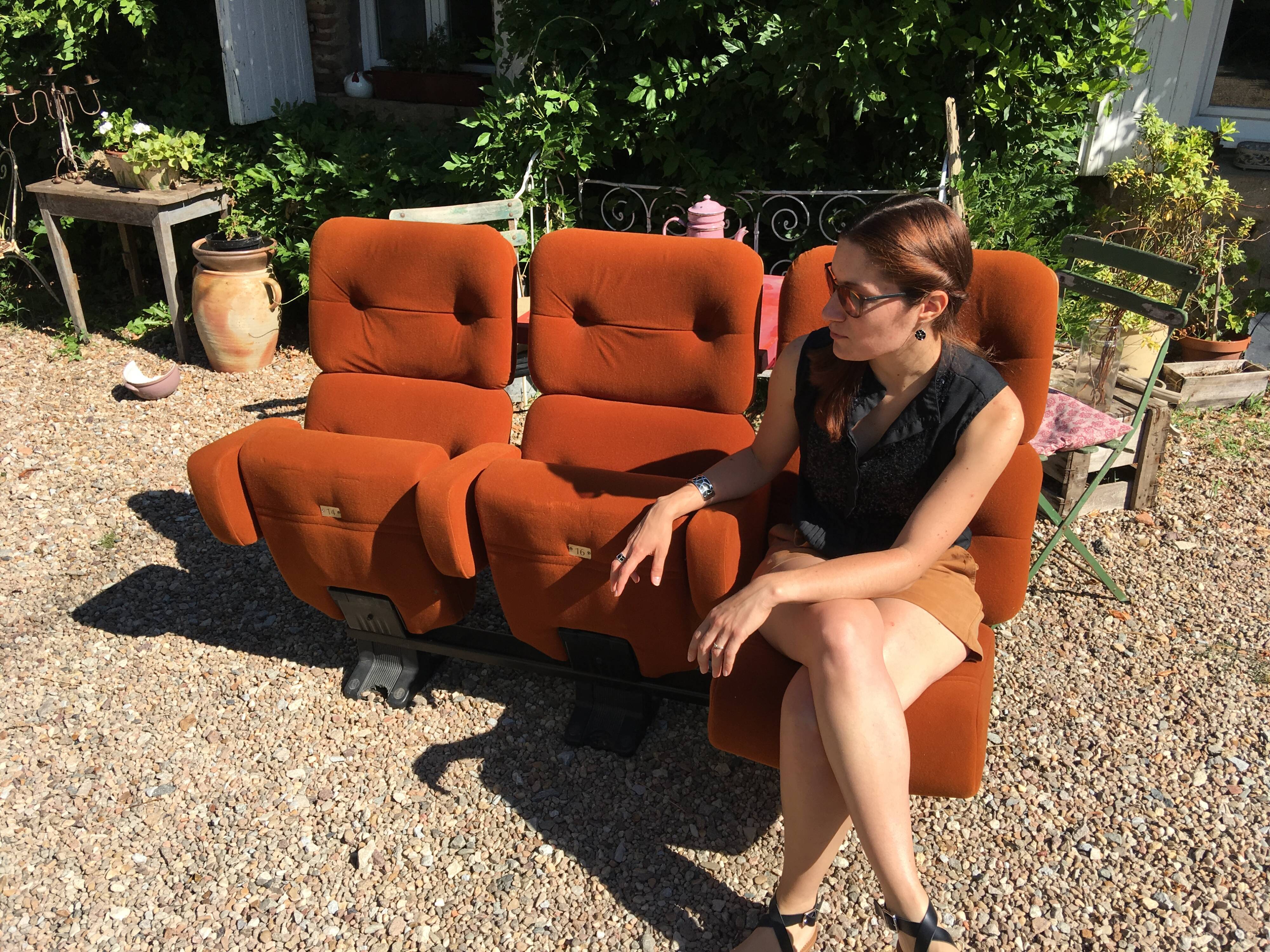 Fauteuils de cinéma orange 1970