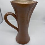 Pitcher in sandstone