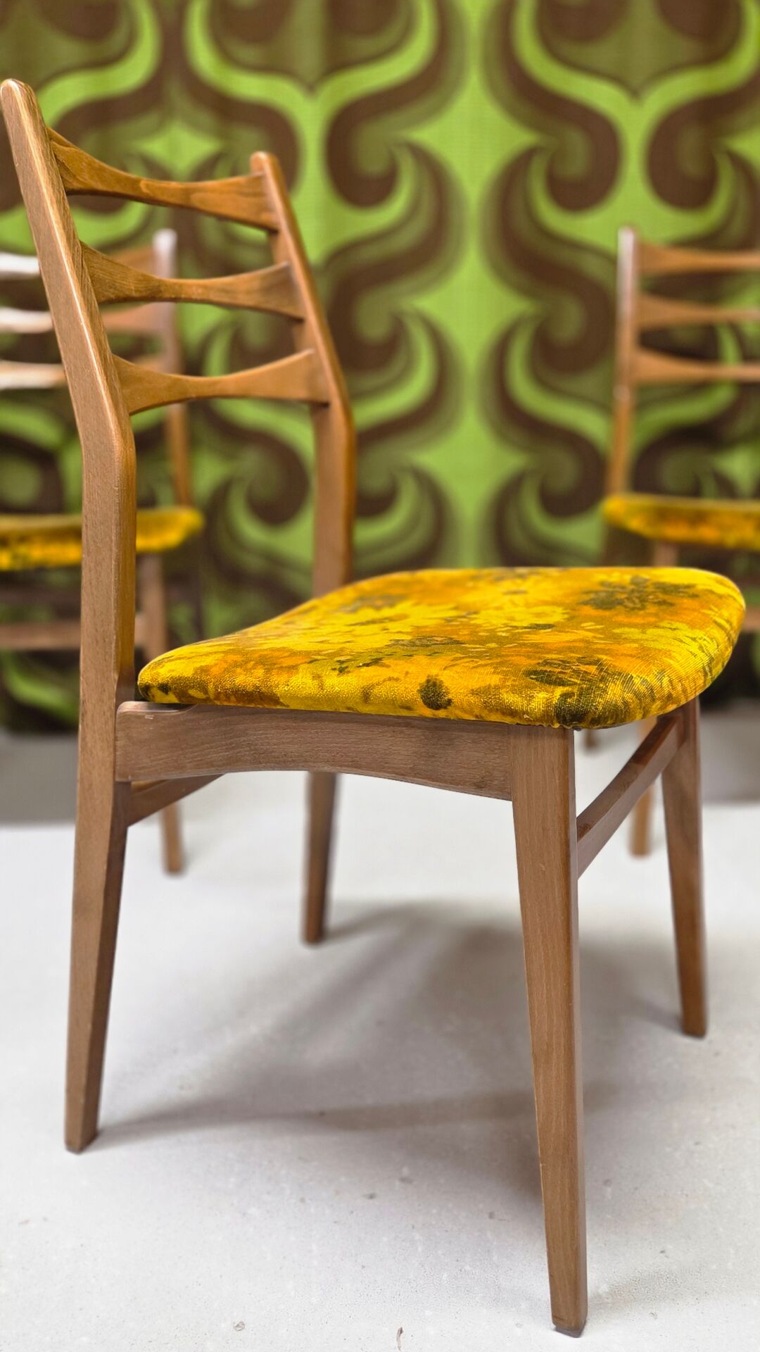 Lot de 4 chaises Scandinave 1970 Mid Century