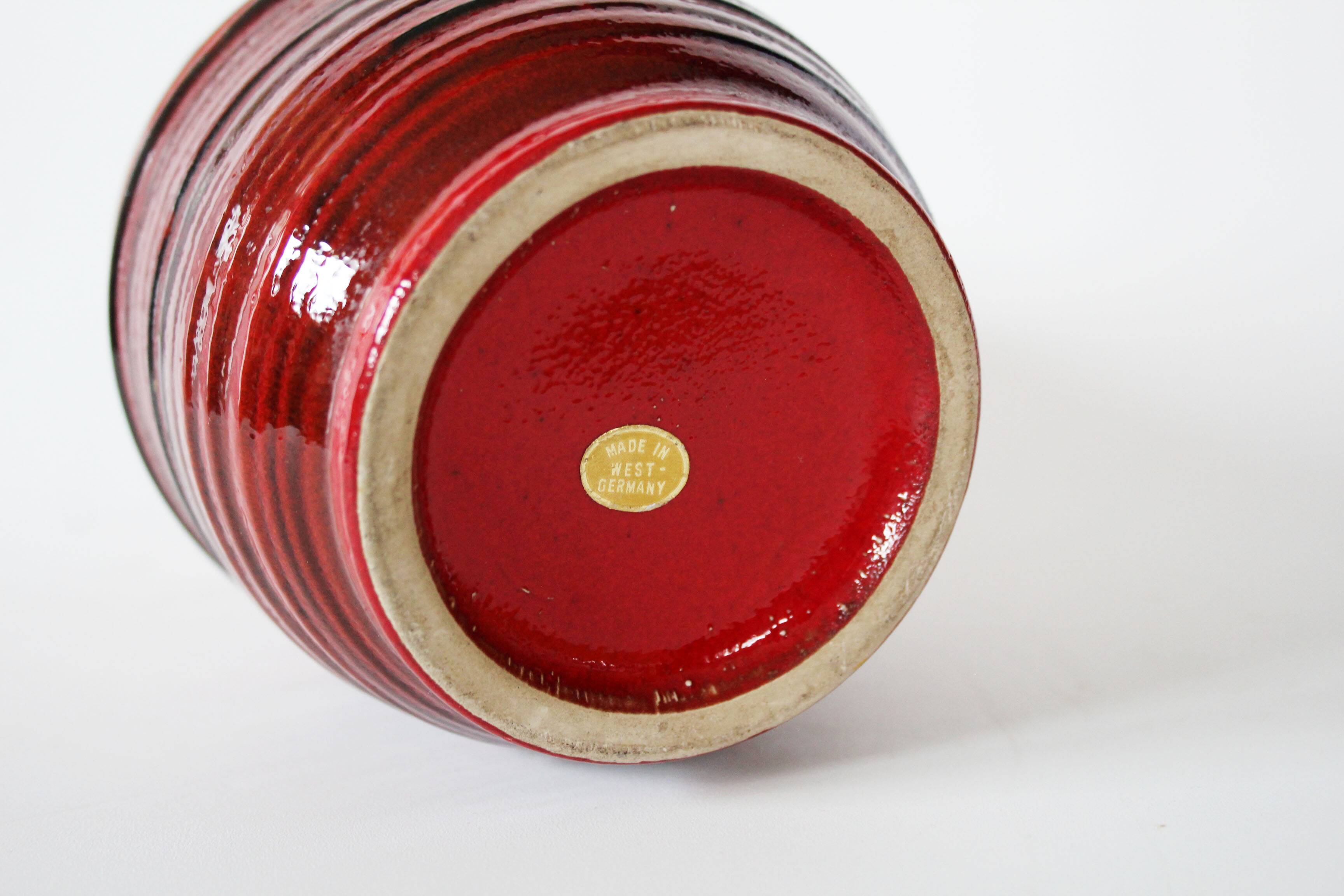 Vintage Vase en céramique rétro milieu du siècle, Allemagne, rouge