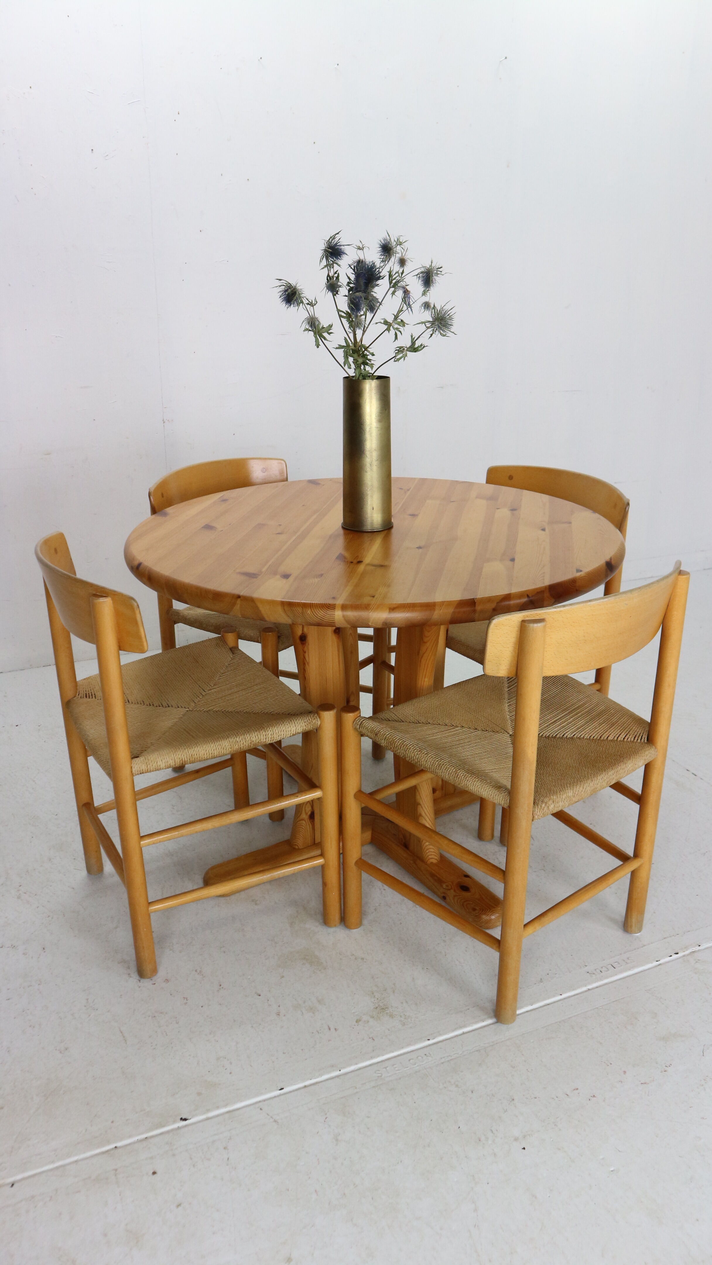 Round Solid Pinewood Dinning Table, 1970's Denmark