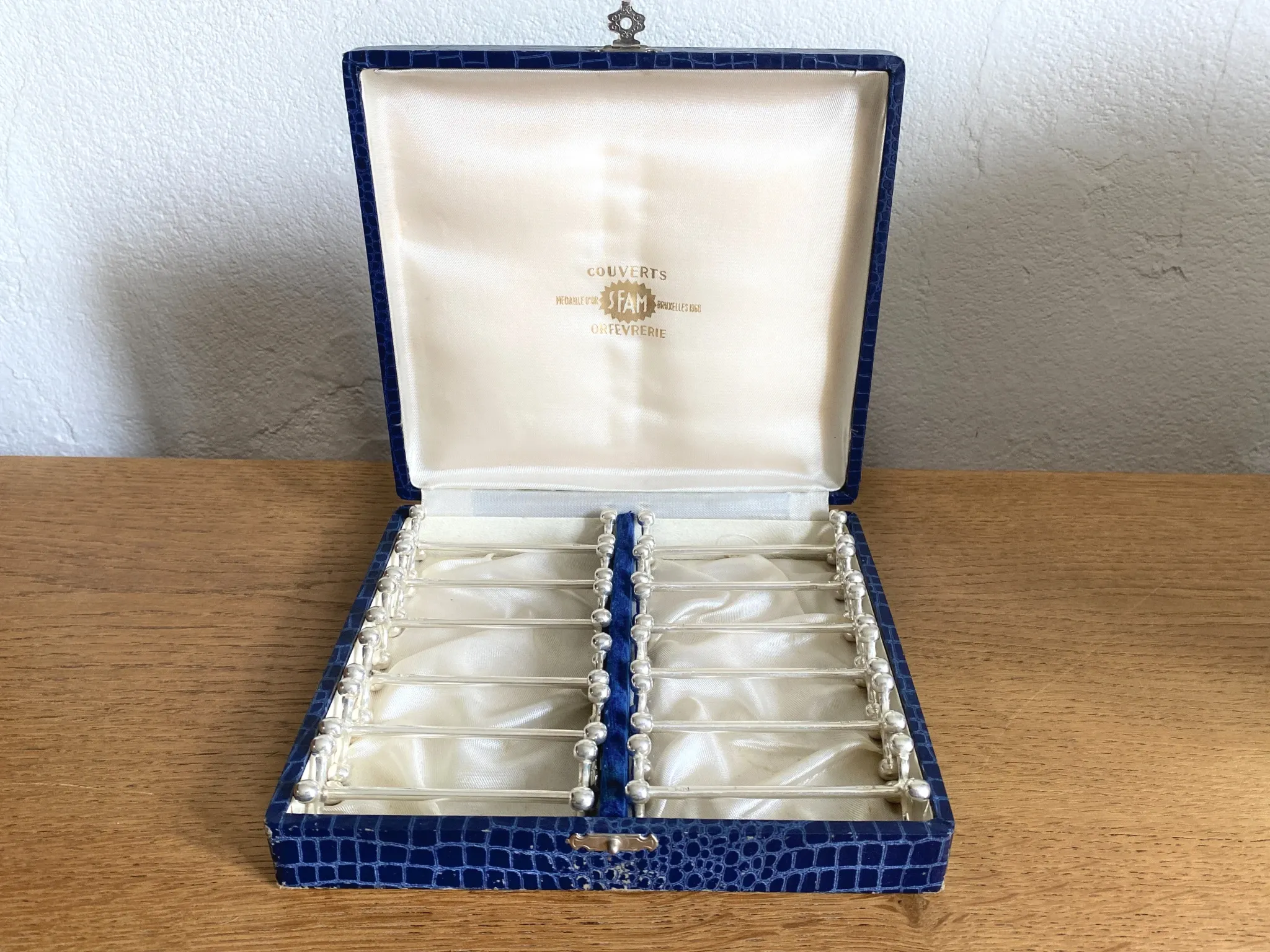 12 knife rests in a box - silver-plated metal by SFAM model Cross