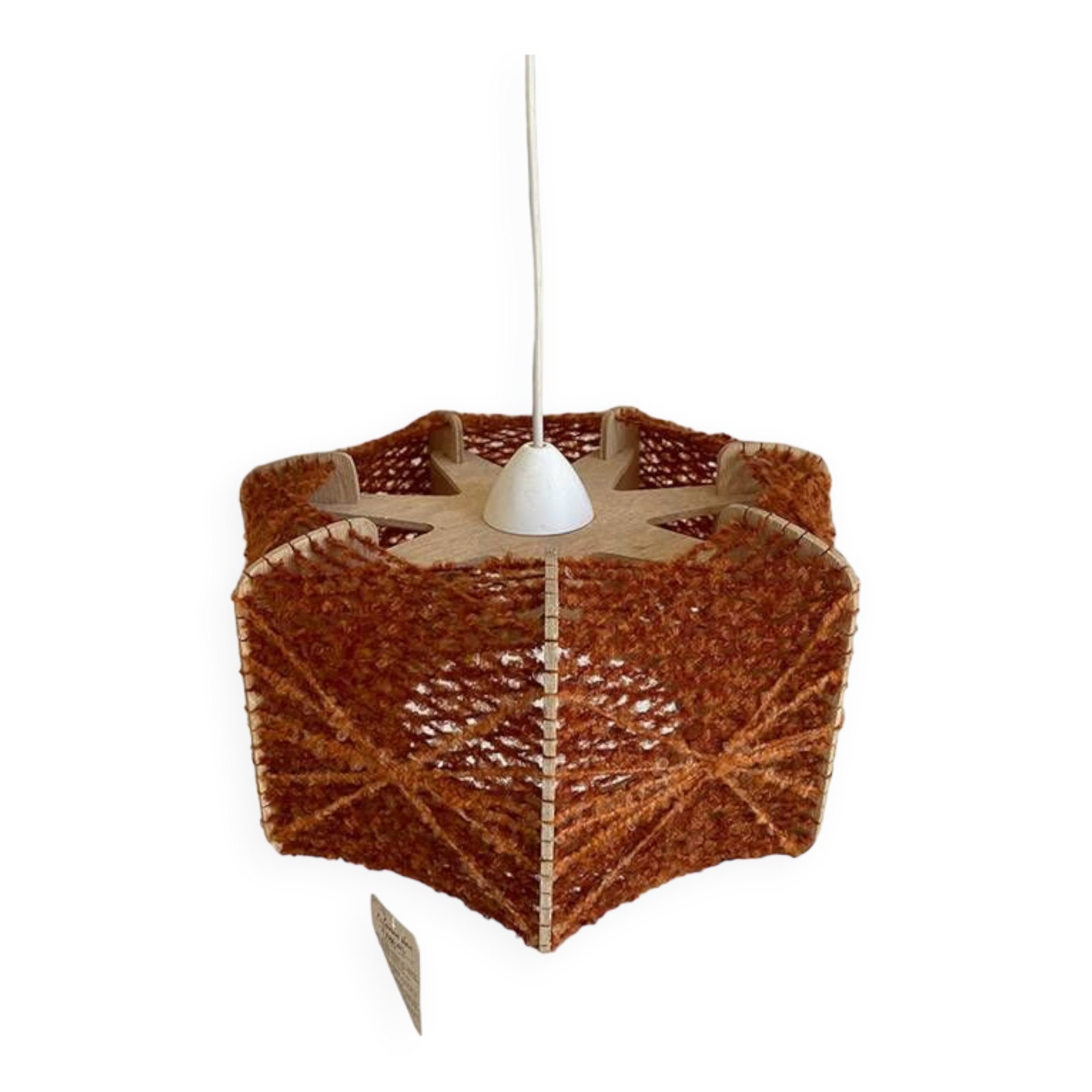 Stretched wool and wood suspension