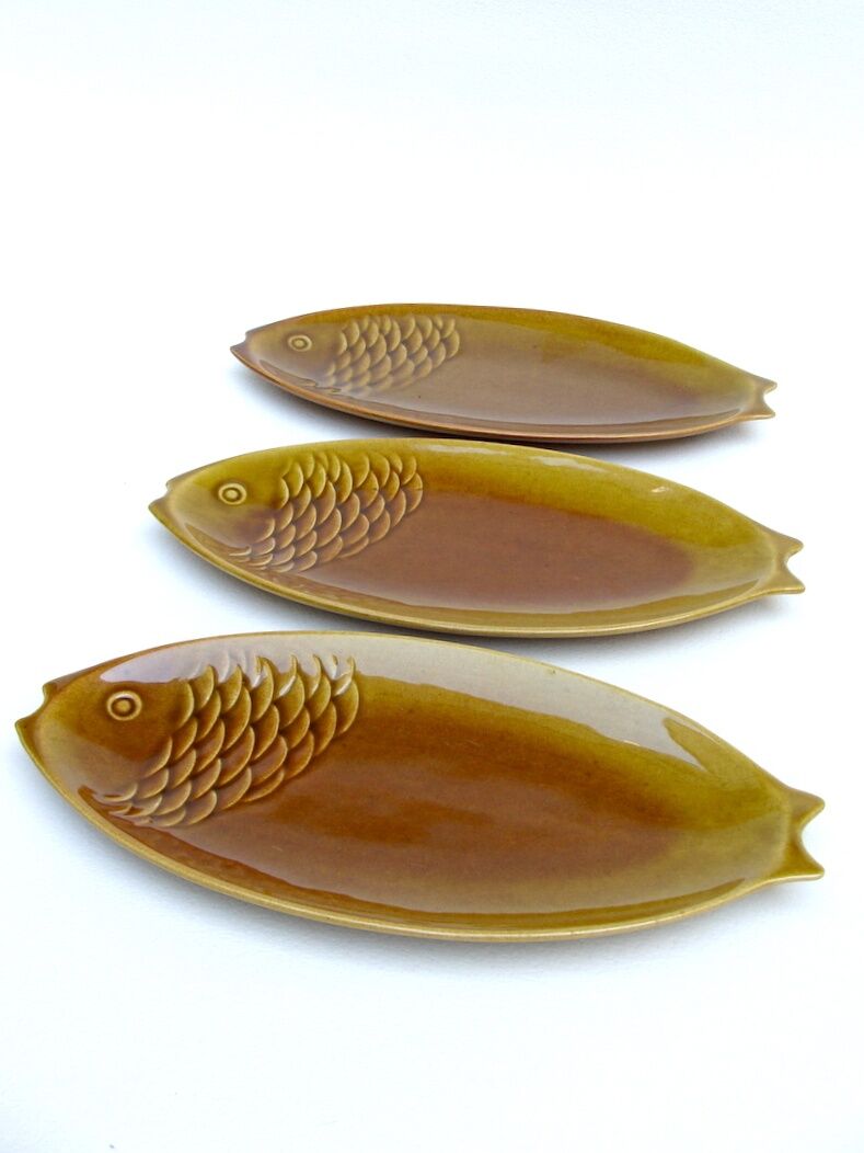 6 vintage fish-shaped plates