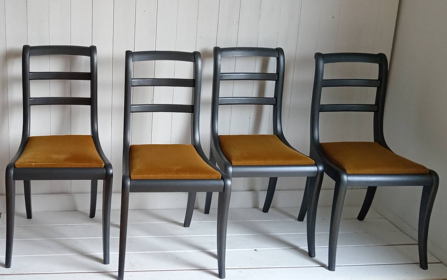 4 velvet seat chairs