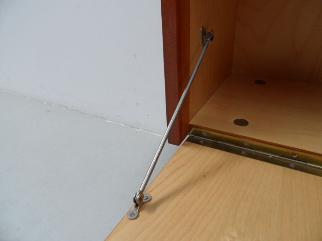 Mid century vintage set of 2 night stands