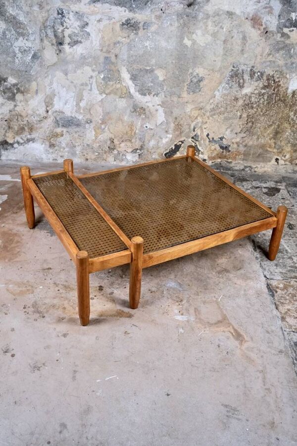 Table basse en cannage et verre fumé, France, 1980