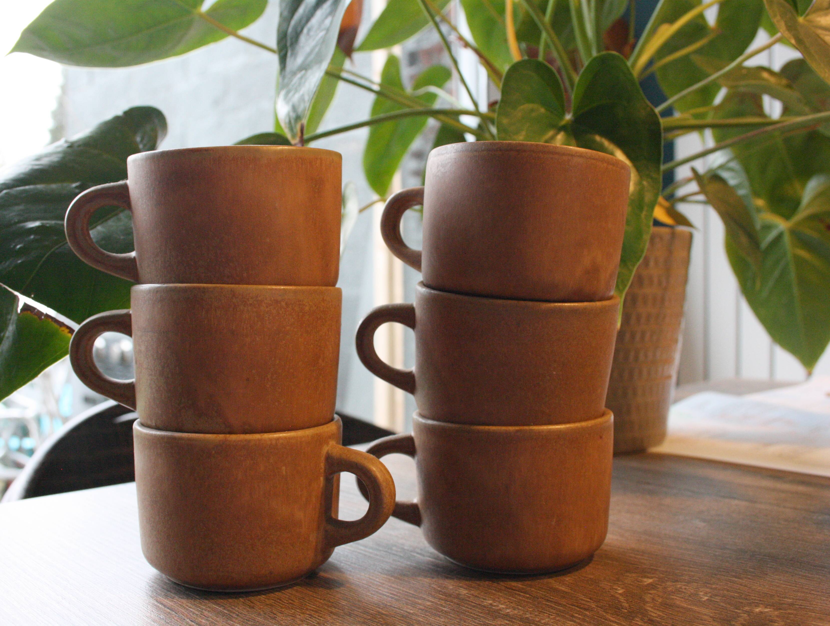 6 cups in stoneware