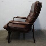 Fauteuil en cuir du milieu du siècle