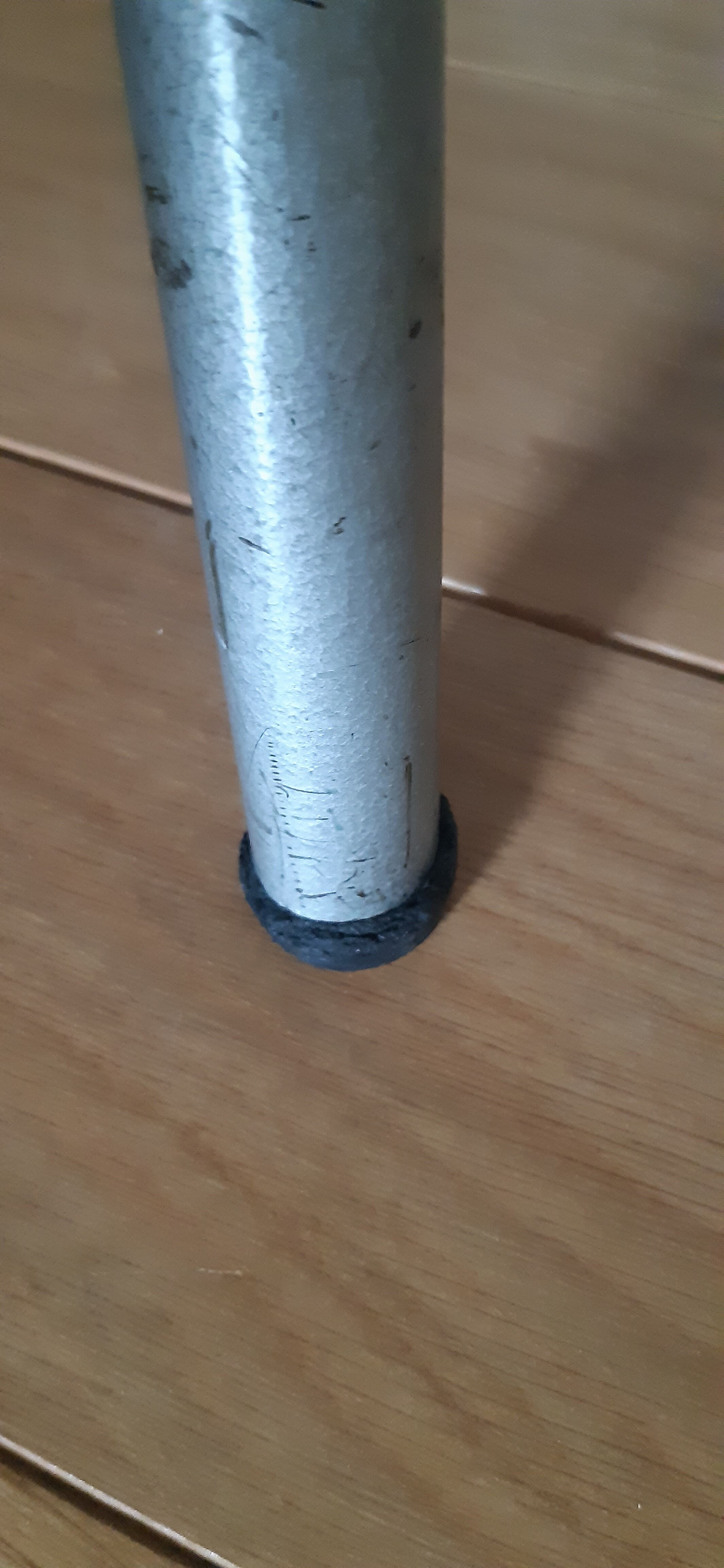 Industrial screw stool