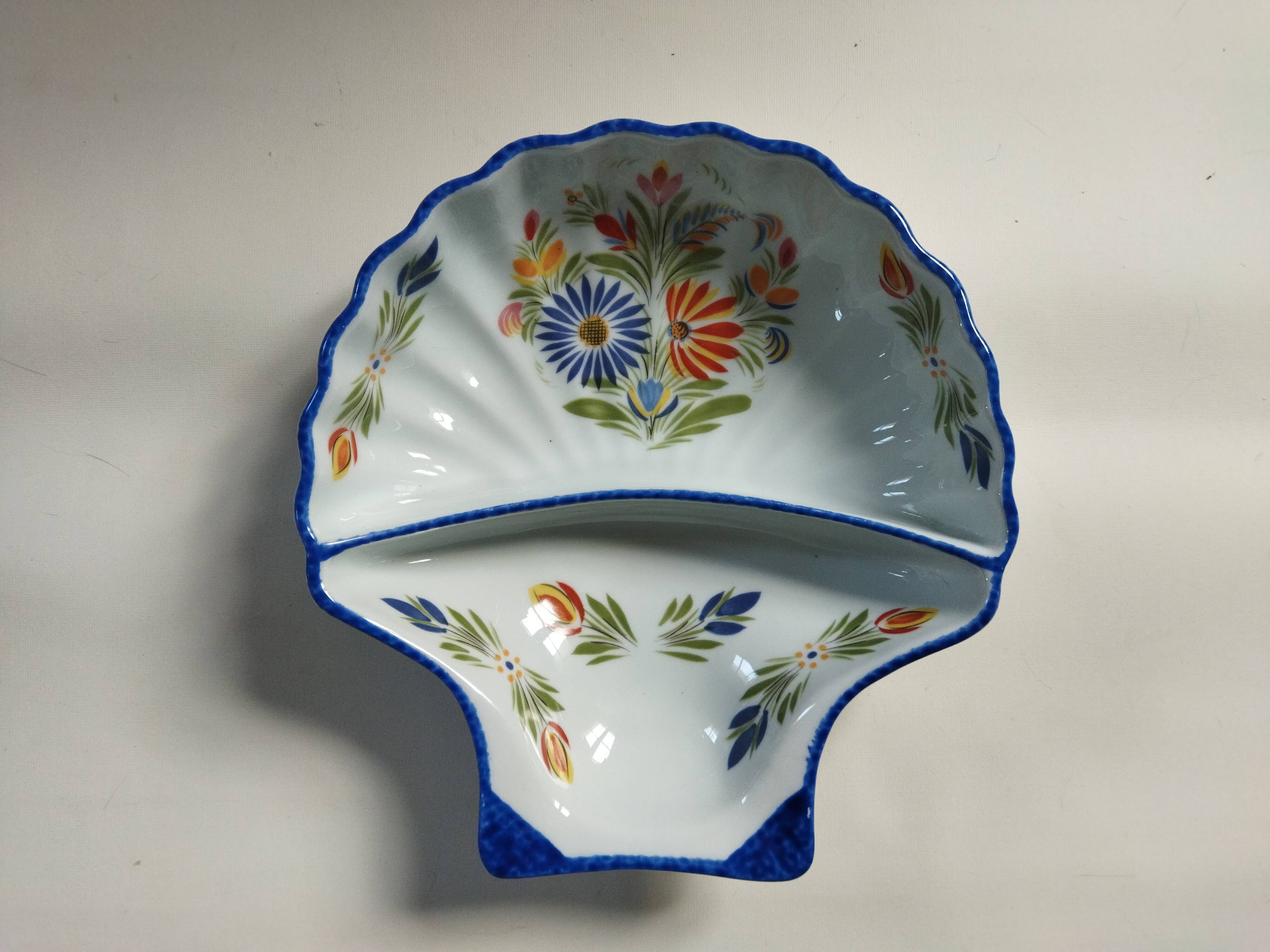 Porcelain molds & fries plate Croquet Quimper