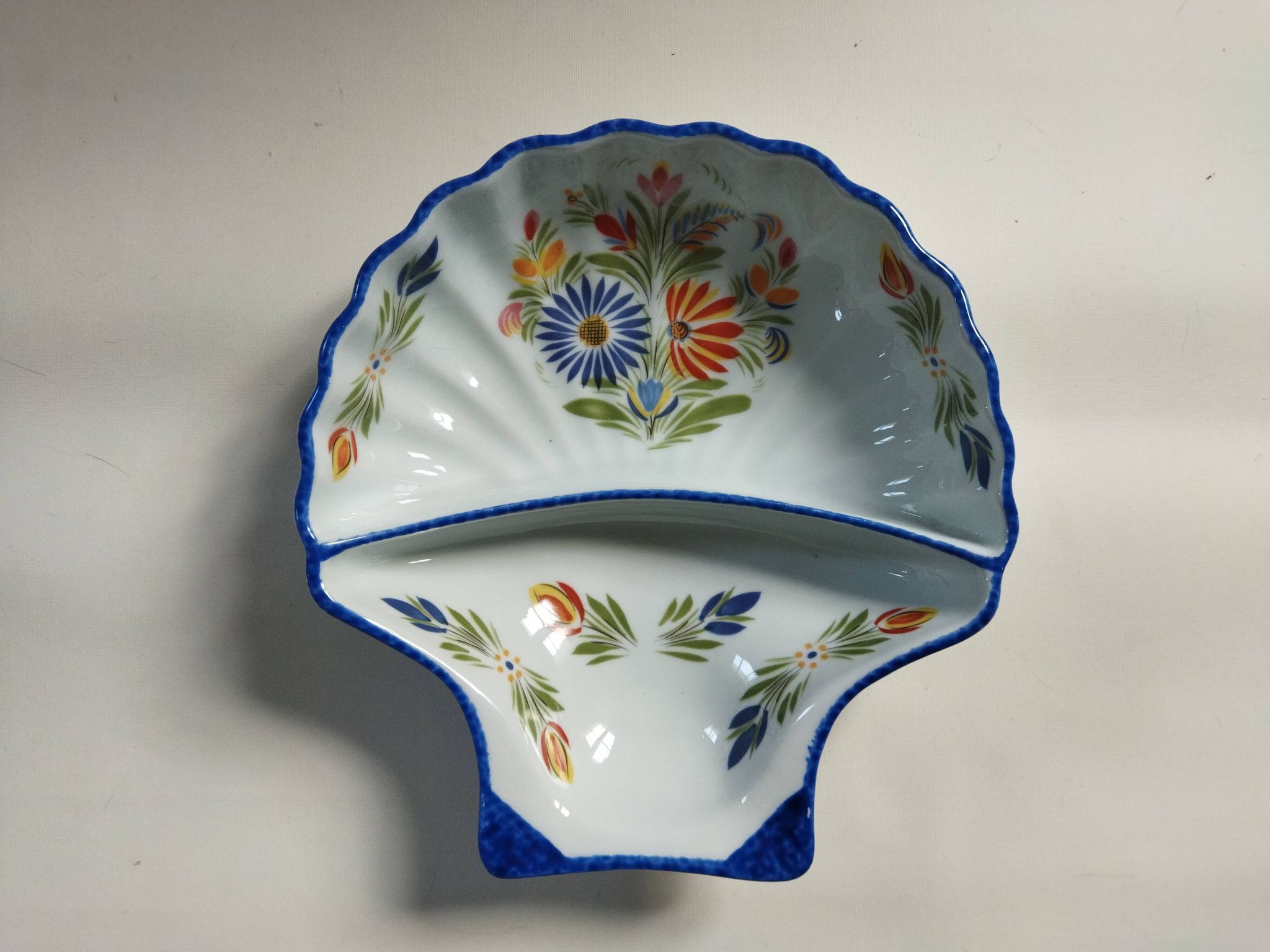 Porcelain molds & fries plate Croquet Quimper
