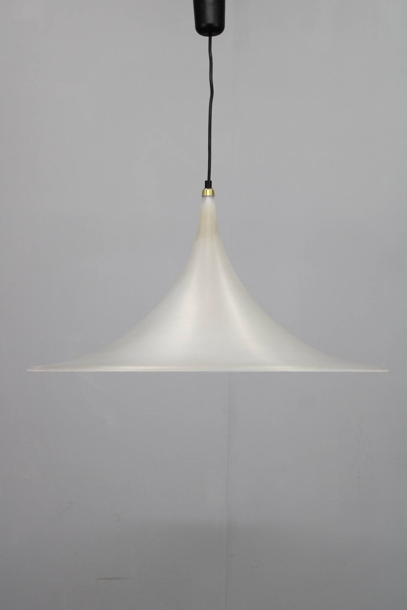 Suspension « Trompette » par Meblo, Italie années 1970