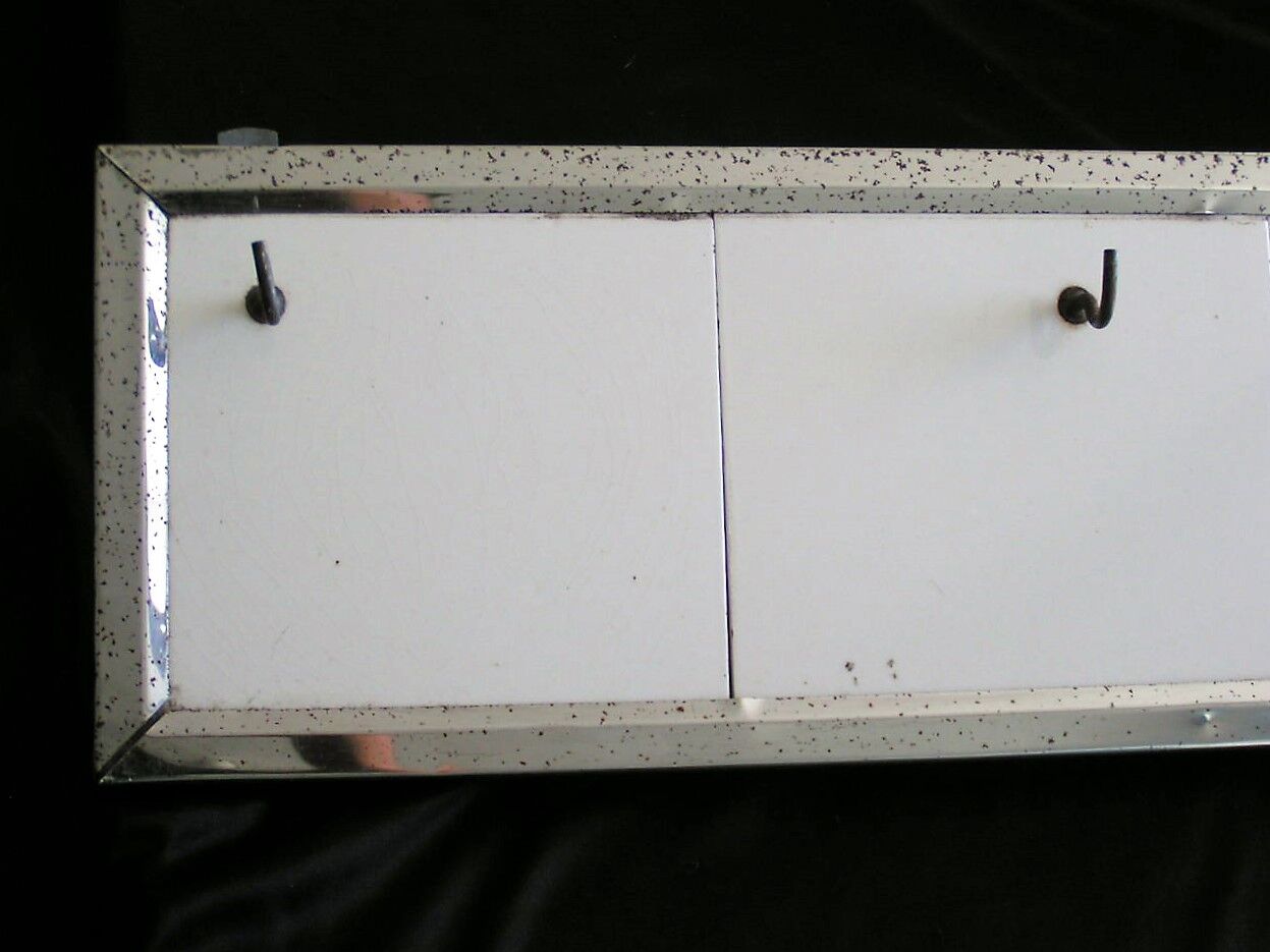 Pottery butcher's utensil shelf in earthenware