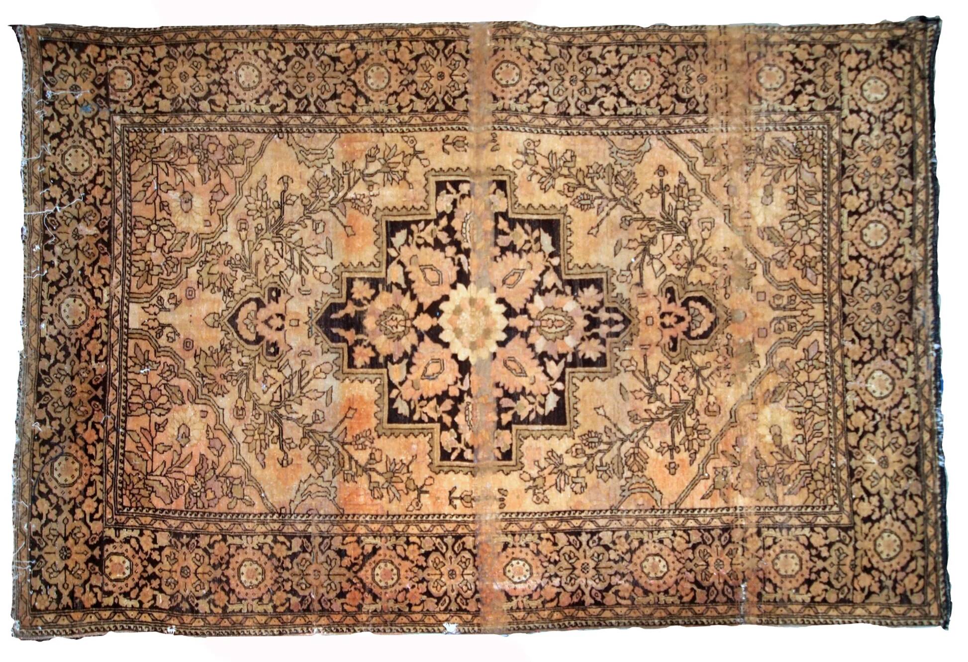 Handmade antique Persian Sarouk Farahan 3.4' x 5.3' (103cm x 161cm) 1880s - 1B733