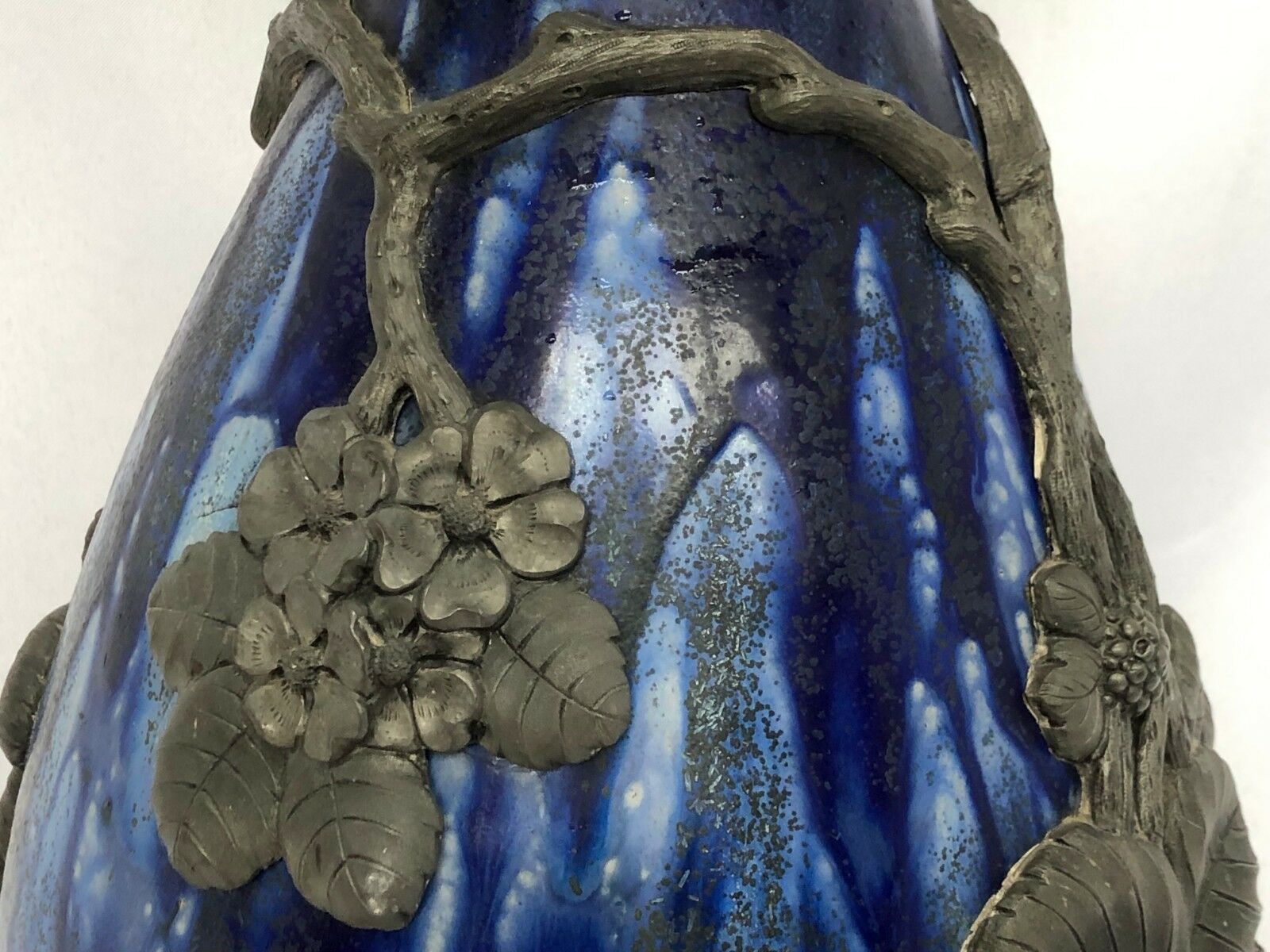 Roger Guerin vase piriform gres a cheze etain ronce mure feuille fleur