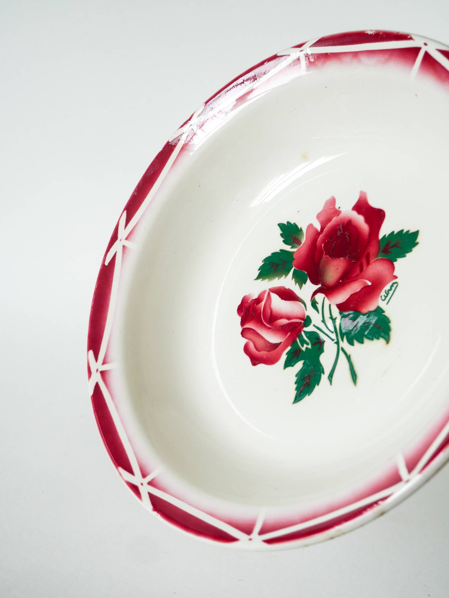 Digoin Sarreguemines round hollow dish, Cibon model, 1940