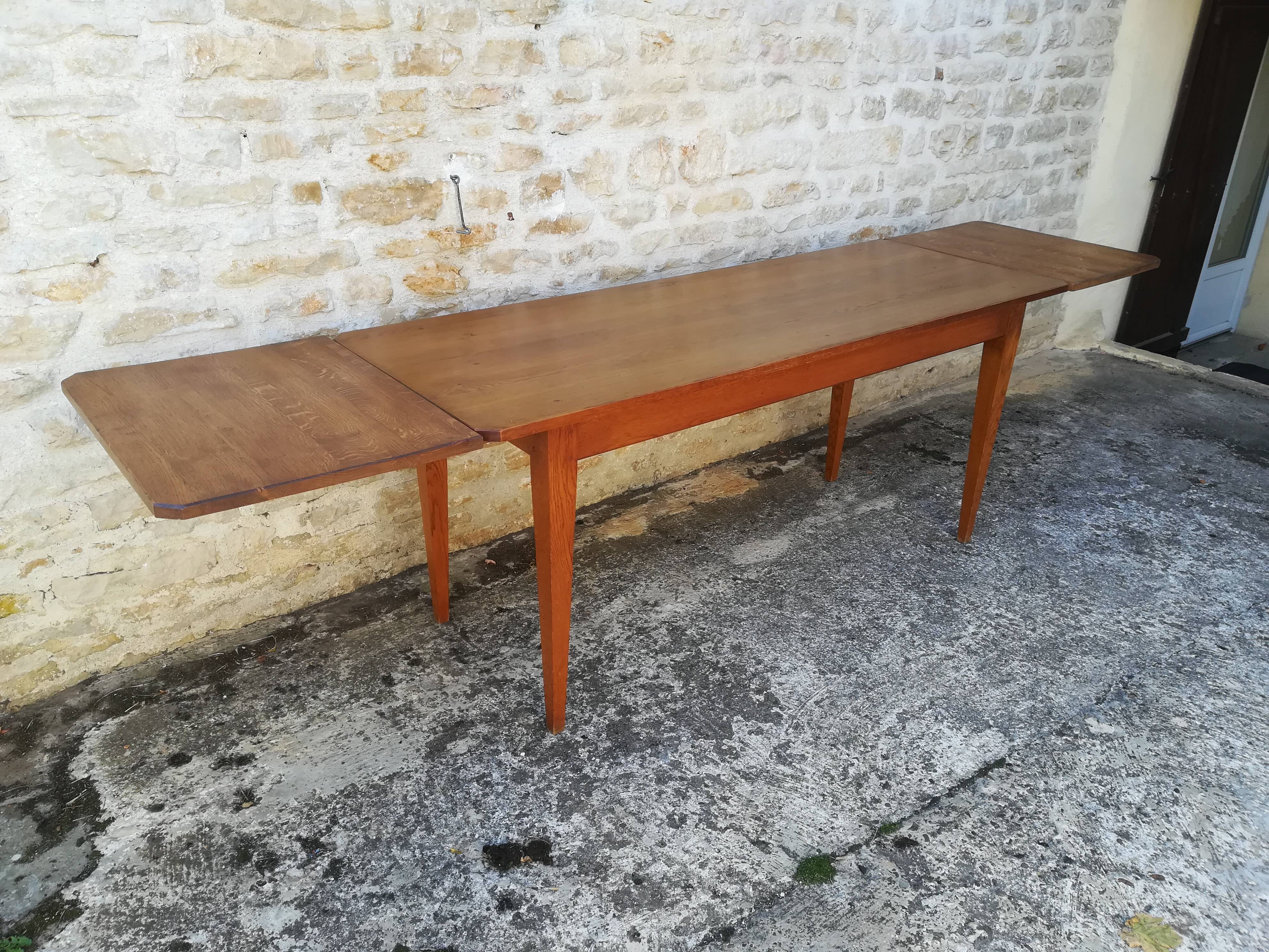 Oak table with two extensions