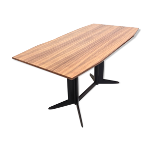 Table à manger plateau en bois zèbre et un cadre en bois ébonisé, Italie