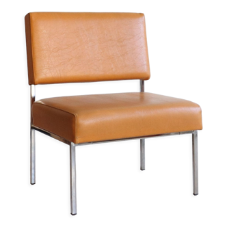 Modernist fireside chair in chrome metal and imitation leather, 50s/60s