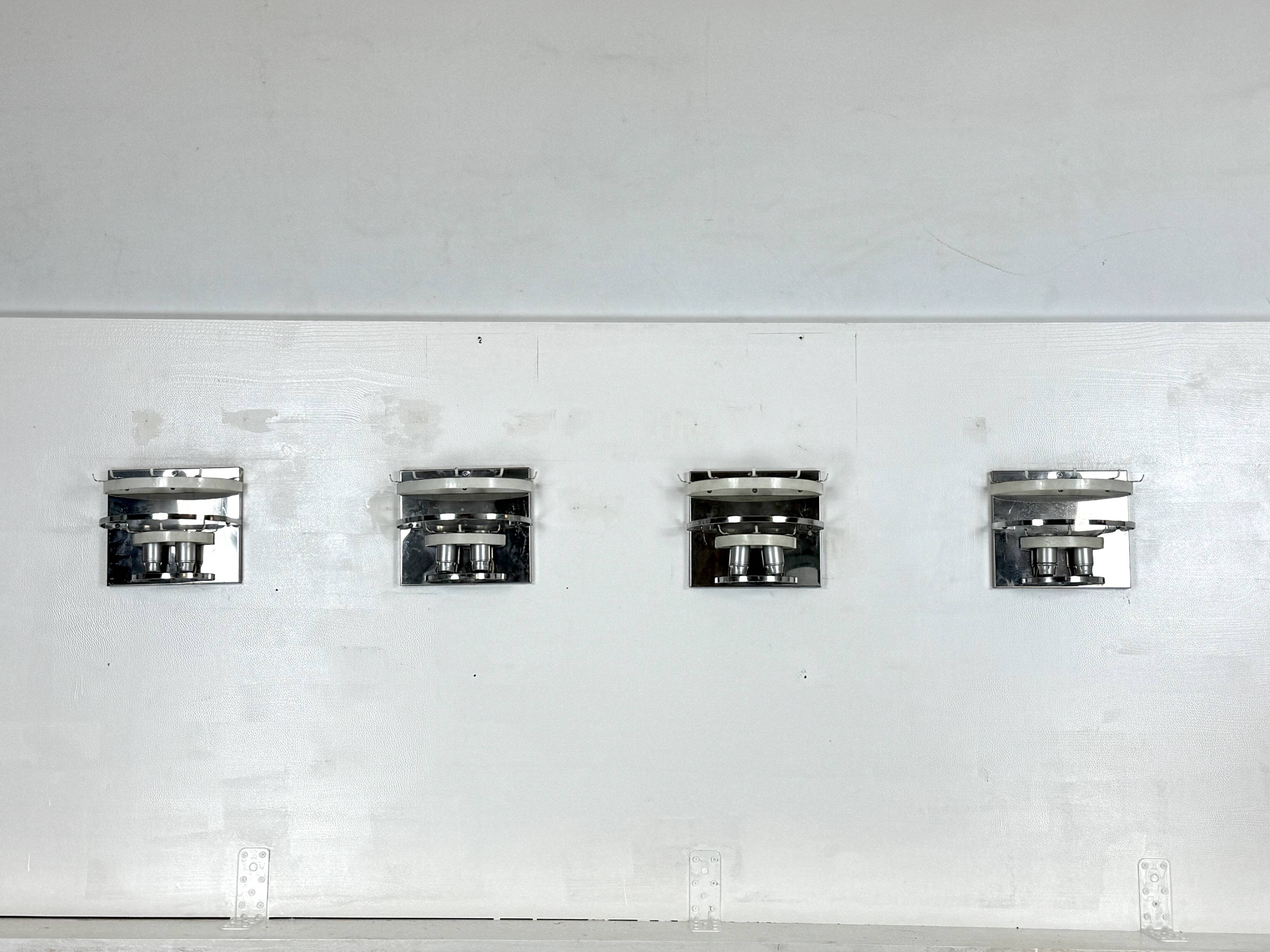 Vistosi manner, set of four clear murano glass elements sconces. Italy 1970s