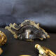 Paire d'appliques antique de piano Français bronze, bougeoirs, signé L Pinet 102, régence d’empire rococo