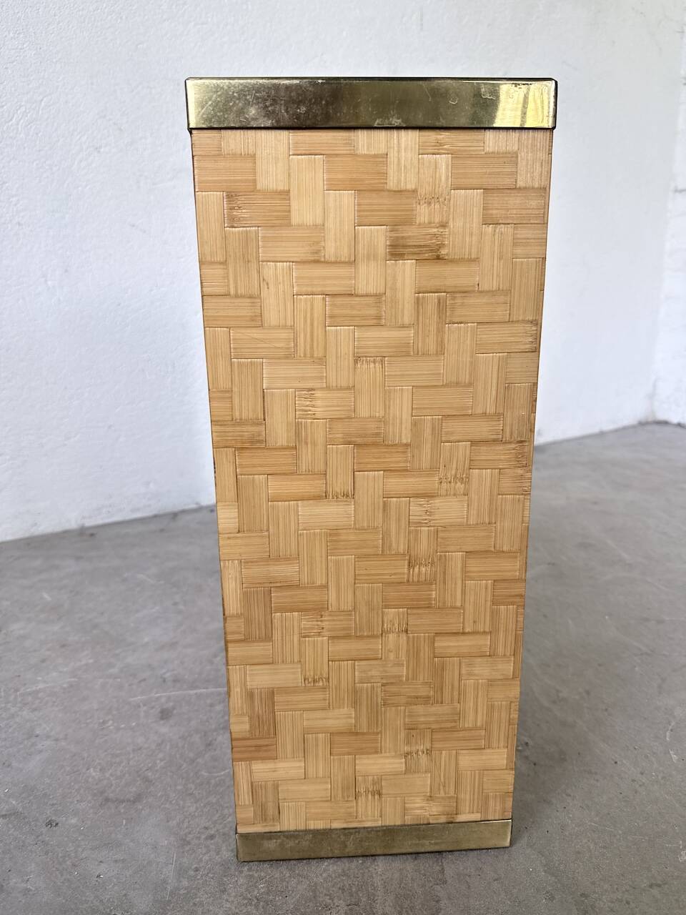 Woven wicker umbrella stand and brass Metal Linea Nova 1960