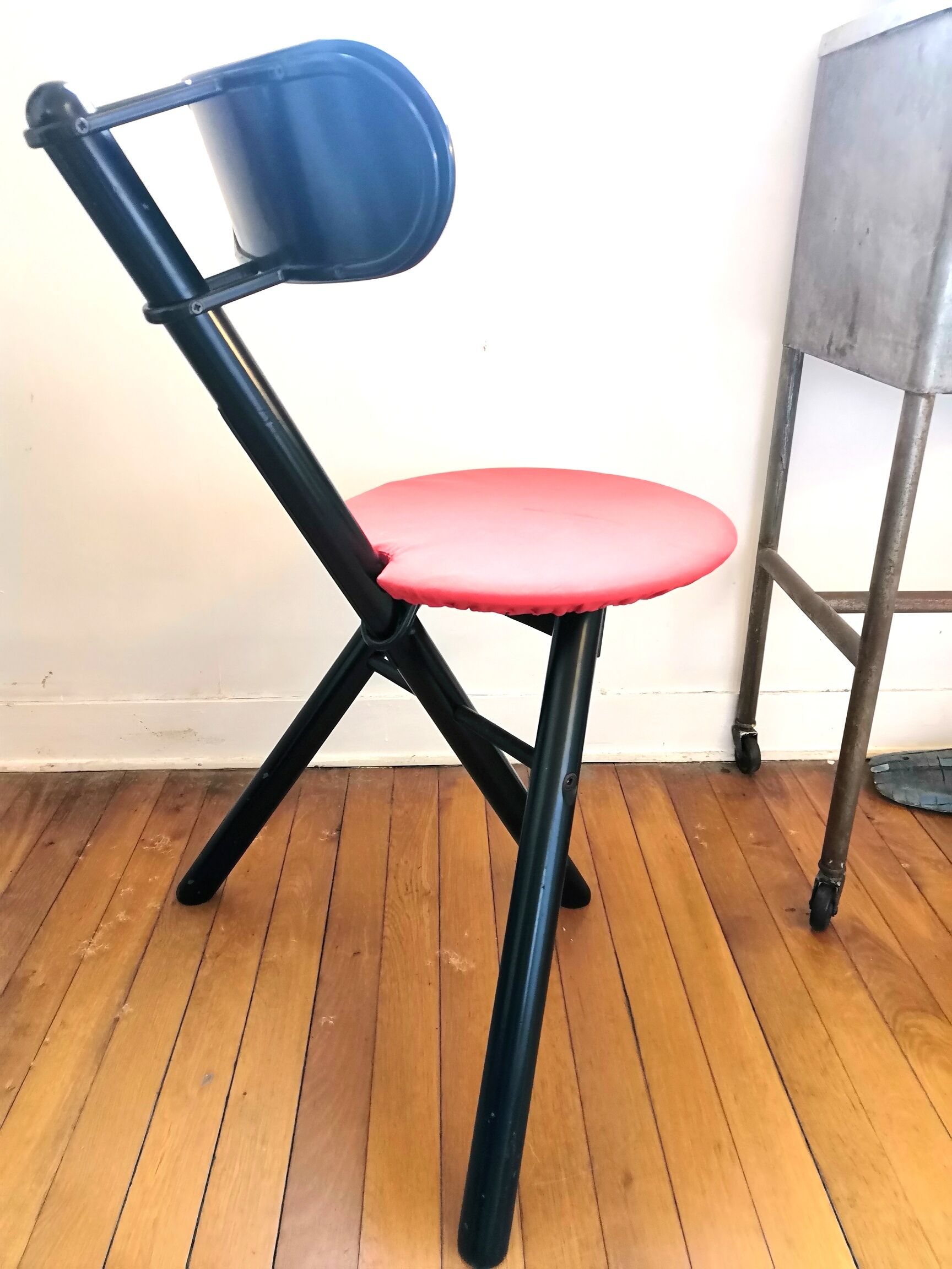 Folding chair design Paolo Orlandini and Roberto Lucci for Calligaris
