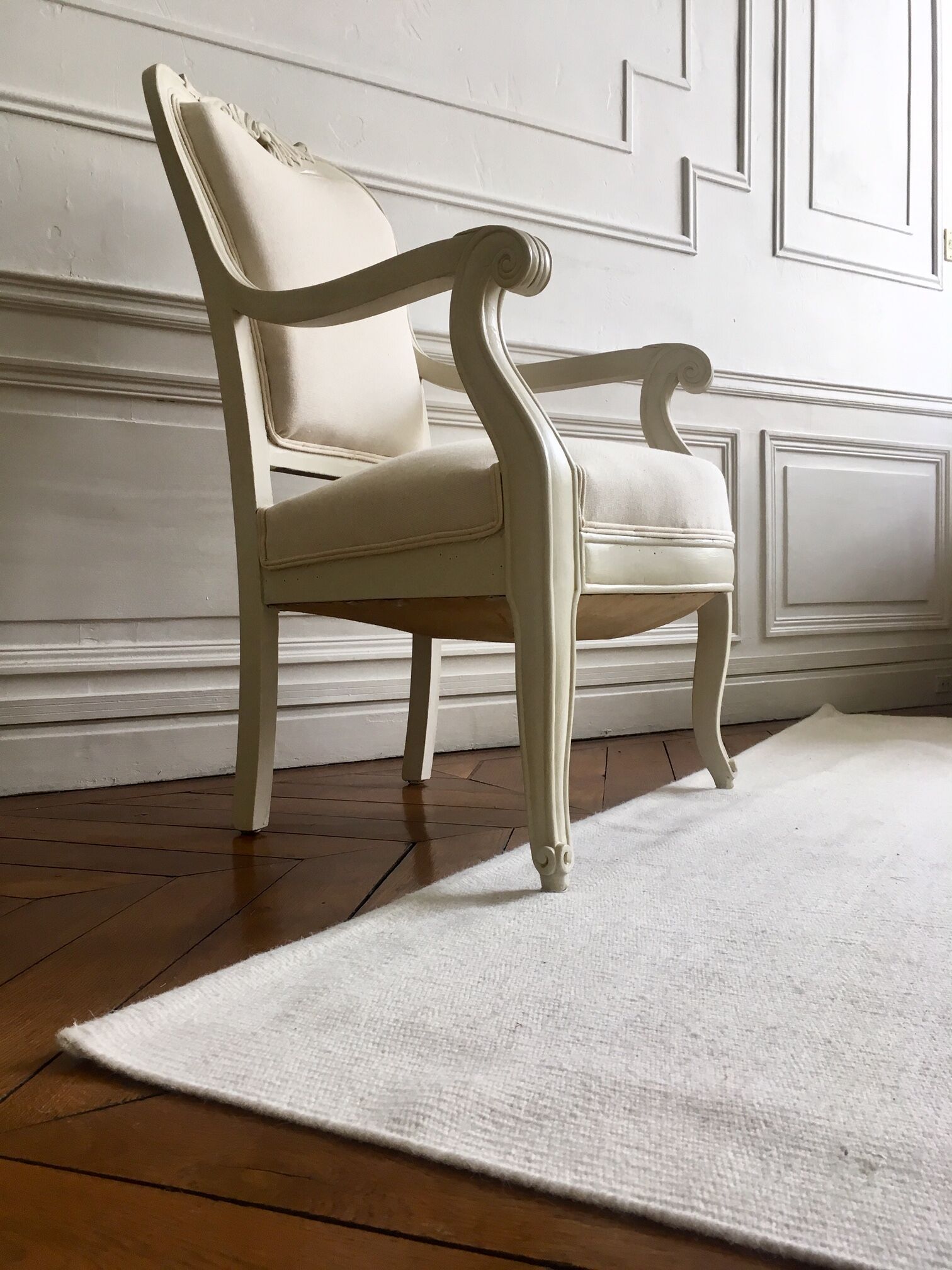 Old cabriolet chair "restored"