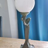 Women's statuette lamp