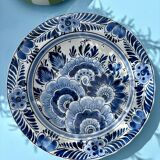 Delftware plate – Hand-painted floral decoration